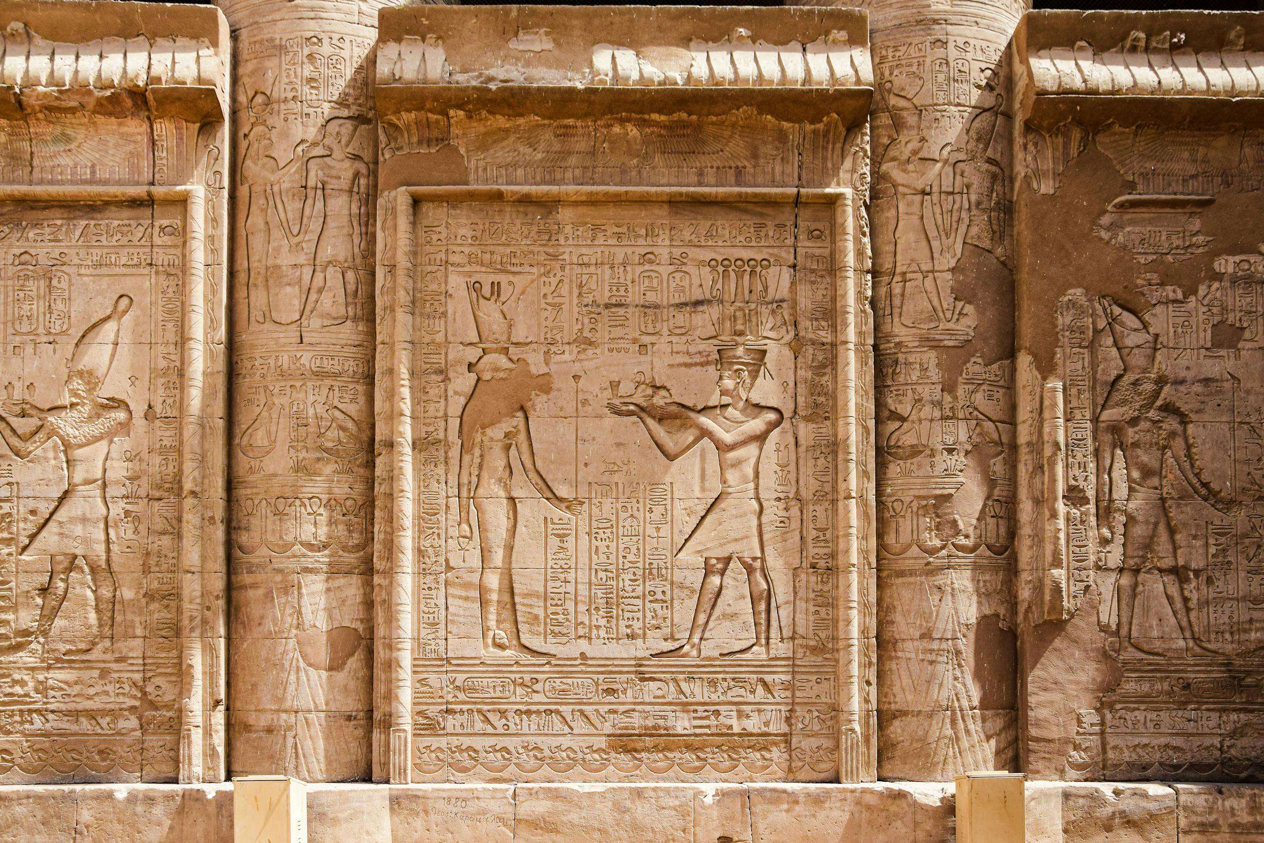 7 Fascinating Facts About Ancient Egyptian Fashion