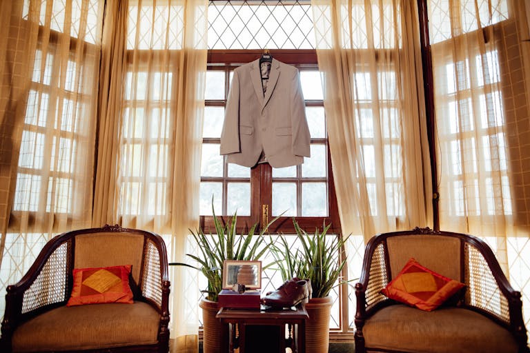 5 Types of Clothing That Boost Your Professional Presence and Confidence