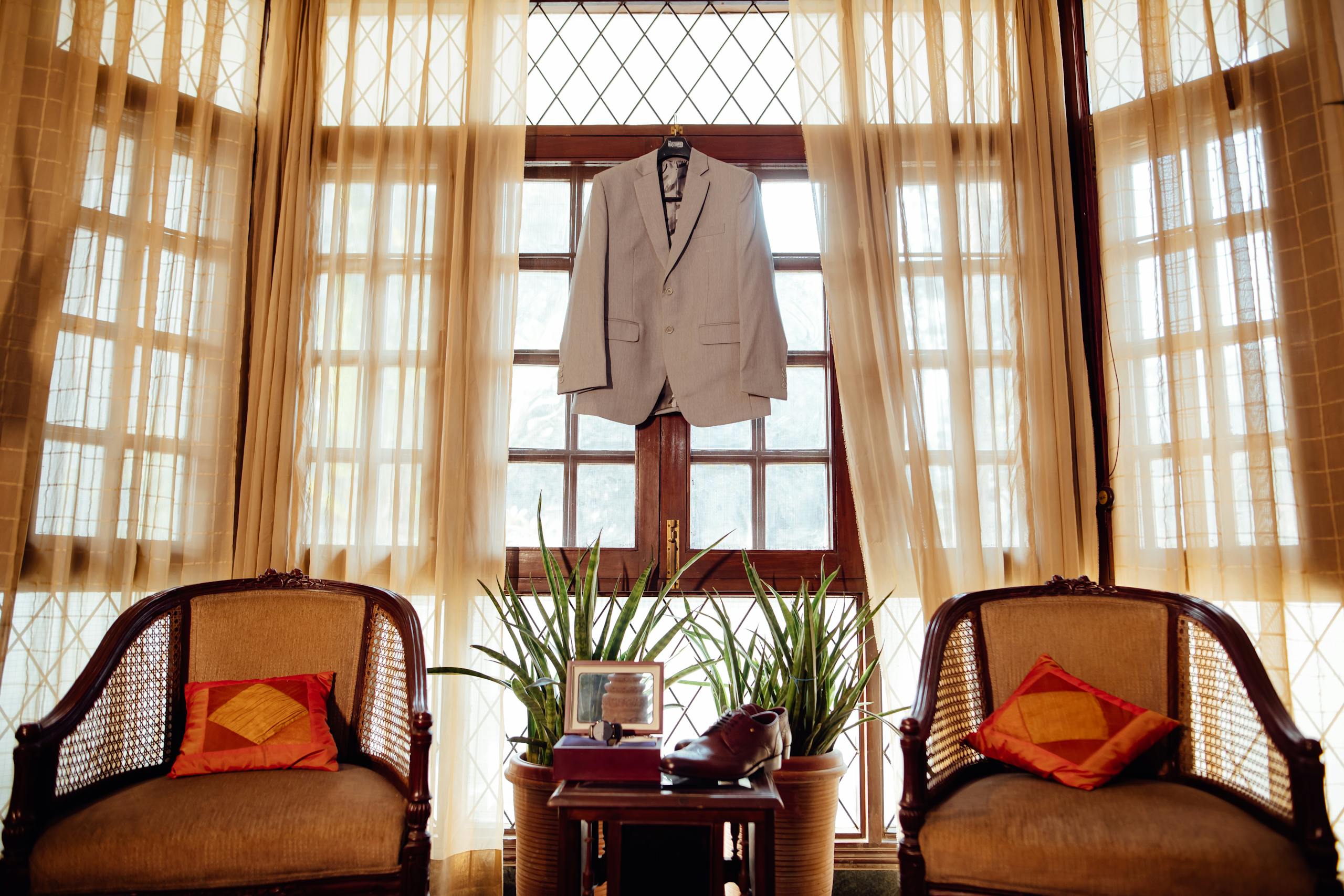 5 Types of Clothing That Boost Your Professional Presence and Confidence