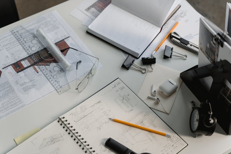 7 Essential Tools Every Beginner Graphic Designer Must Have