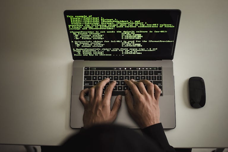 5 Crucial Differences Between Programming and Software Engineering