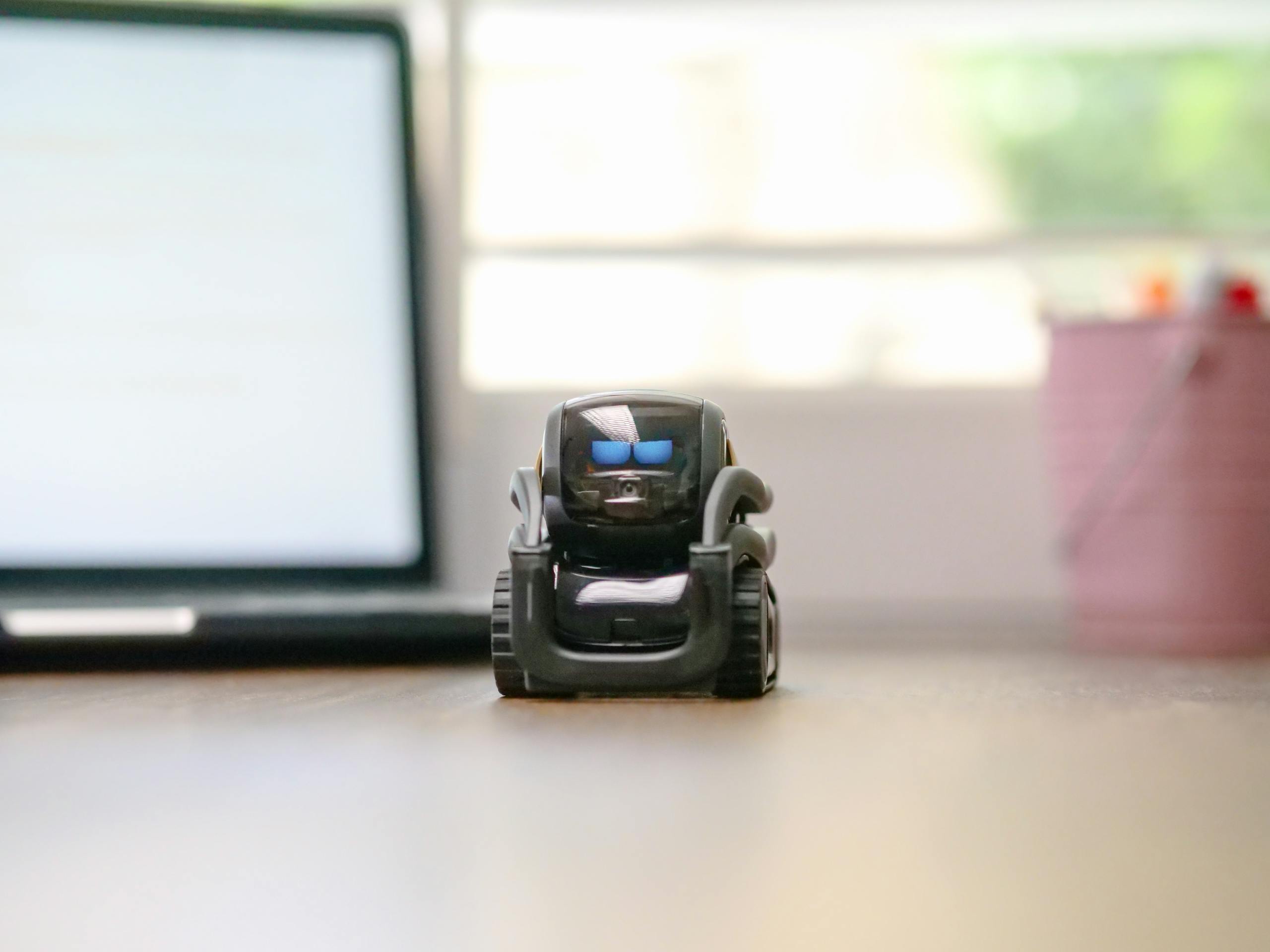 7 Technological Theories Behind Artificial Intelligence and Machine Learning