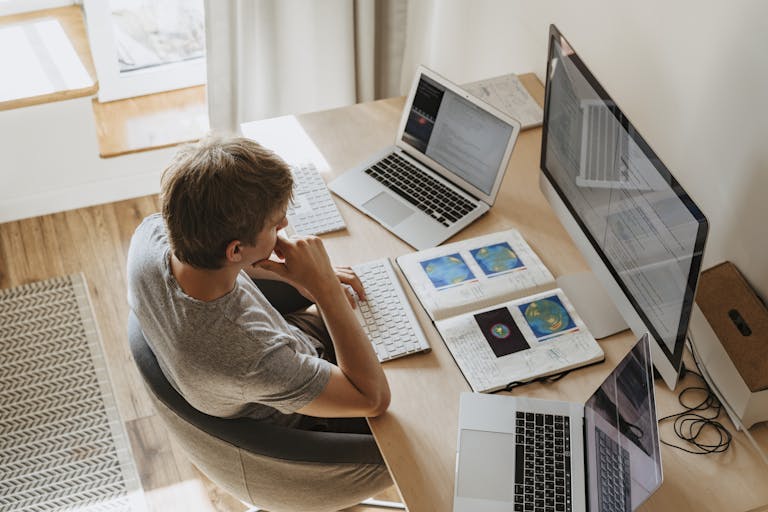 Distance Learning in America vs. Europe: Which Is Better for Students?