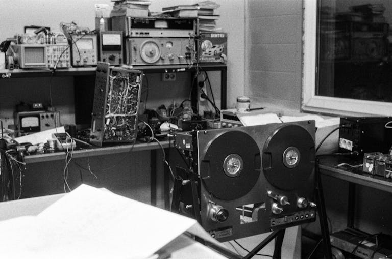 From Newton to Algorithms: 5 Incredible Stages in the Evolution of Technical Theories Through the Ages