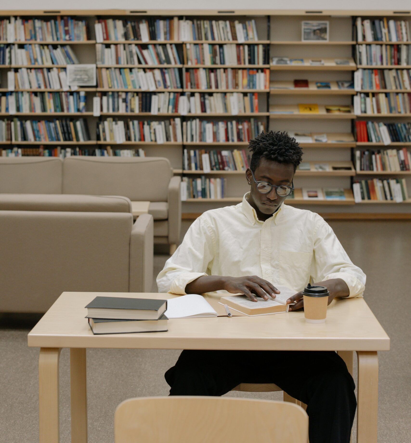 كيف تختار التخصص الجامعي المناسب لك؟ 🎯📘