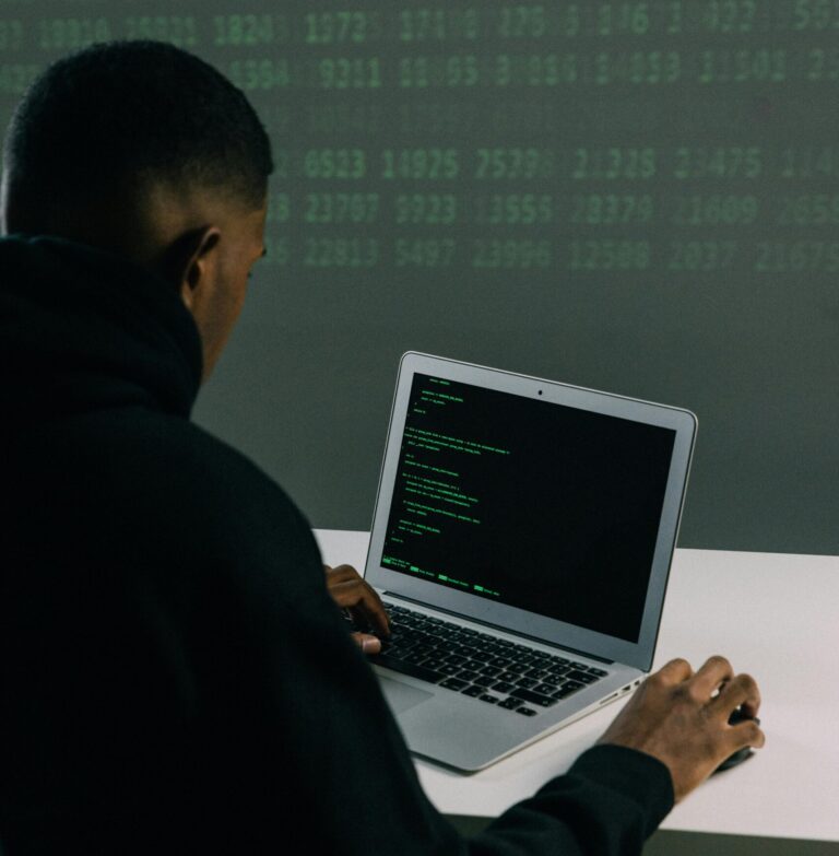 7 طرق توضح دور التكنولوجيا في دعم رواد الأعمال الناشئين 💡