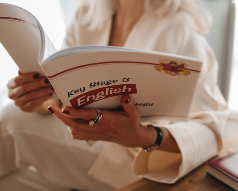 7 أخطاء شائعة في الإنجليزية يرتكبها المتعلمون العرب ❌🇬🇧