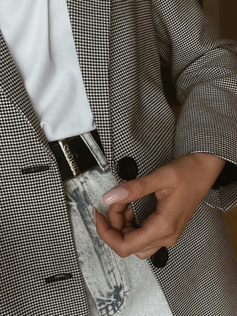 7 صيحات أزياء غير متوقعة ستسيطر على شتاء 2025 ❄️👗