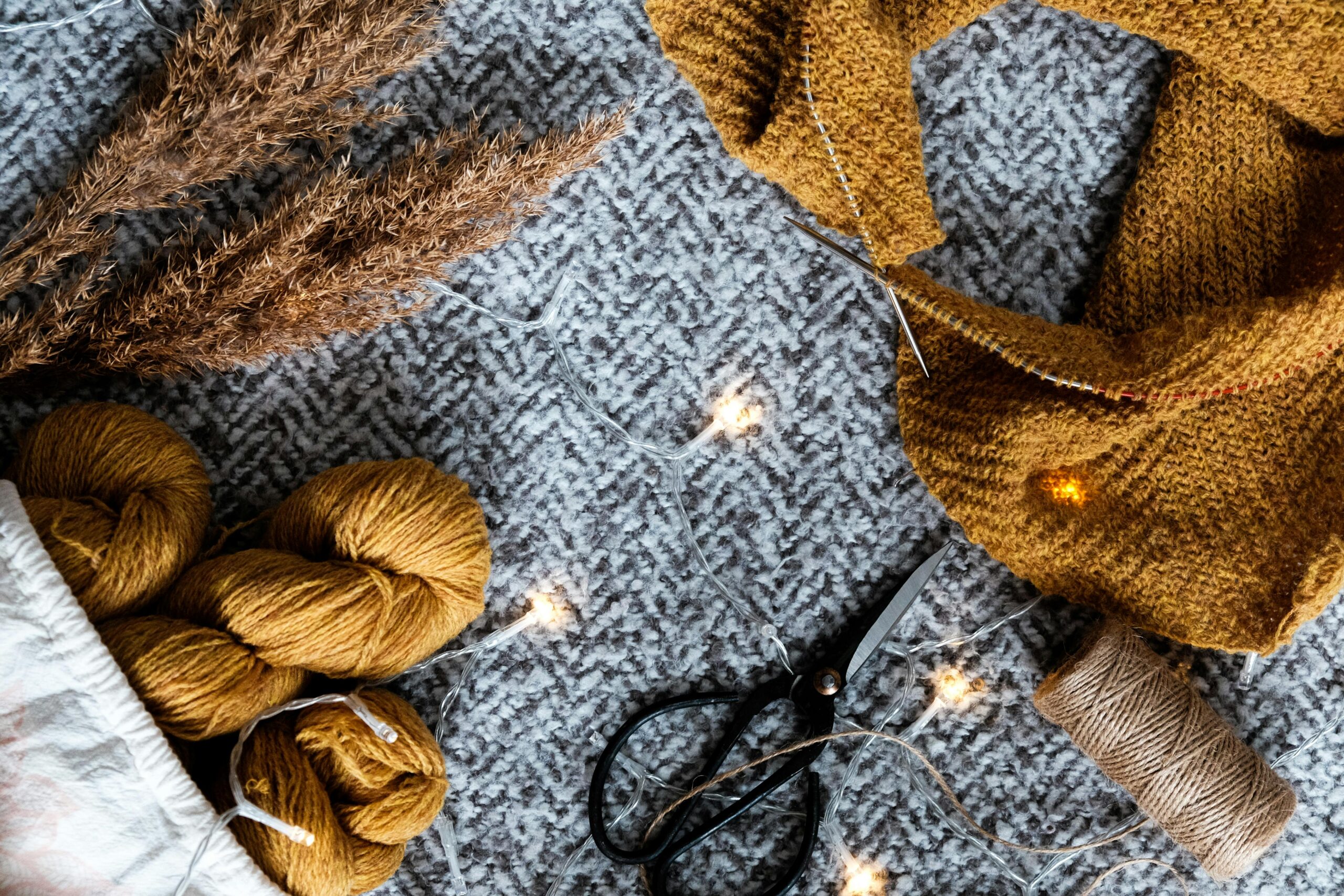 إزاي تبدأ مشروعك الخاص في تصميم ملابس هاند ميد من الصفر؟ 💼🧵