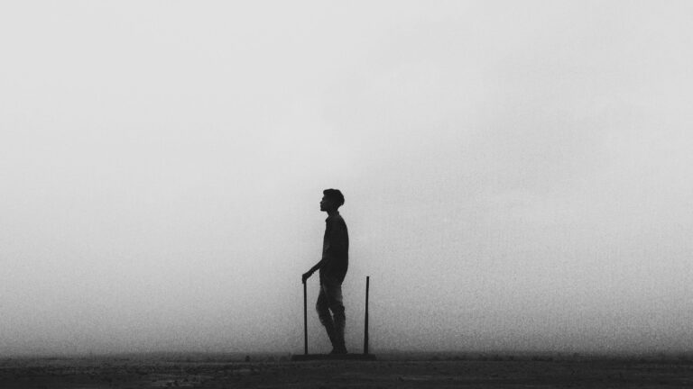 10 علامات قد تدل على وجود مرض نفسي مبكرًا ⚡