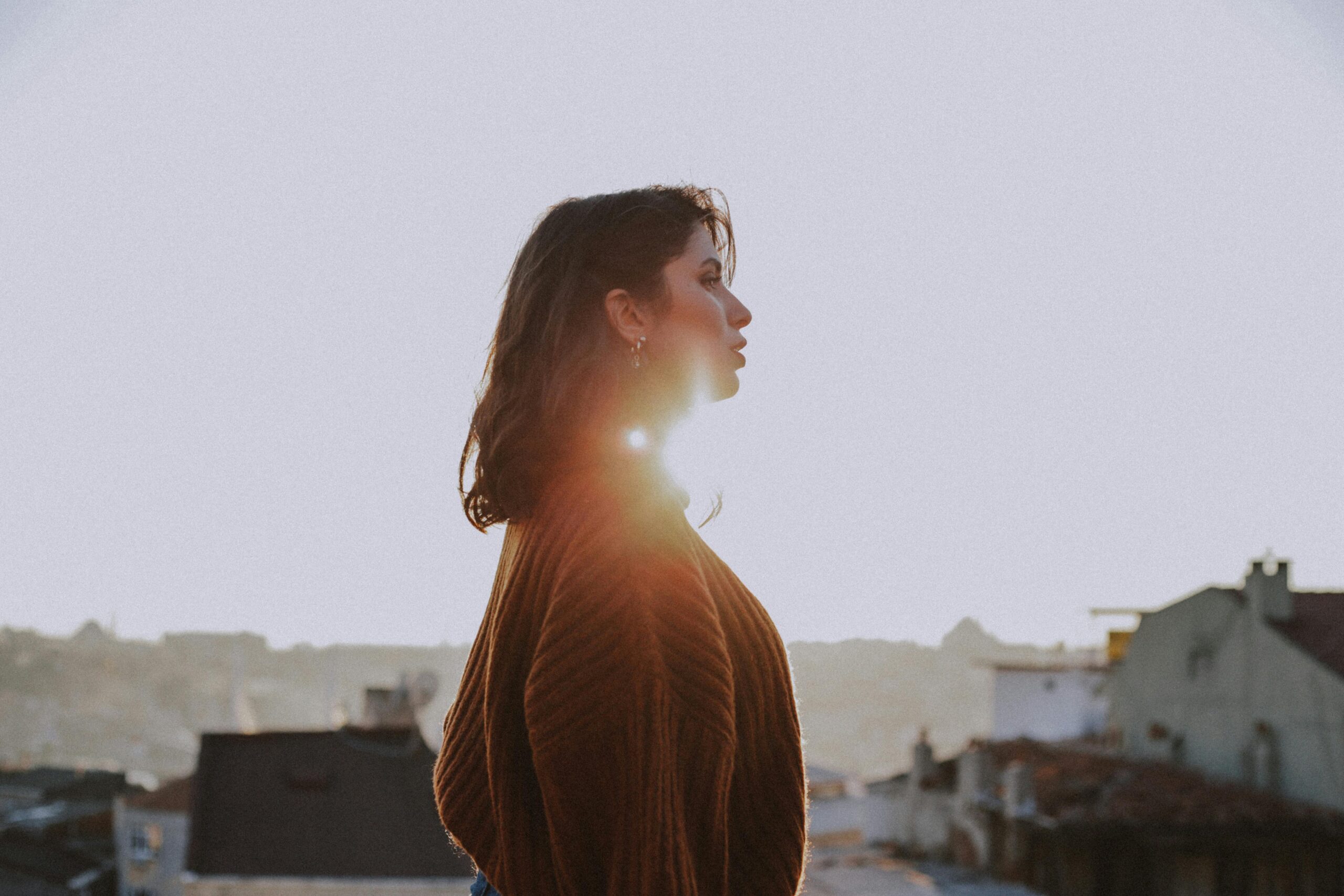 ملابس شتوية أنيقة لكل المناسبات: من الكاجوال إلى الرسمي