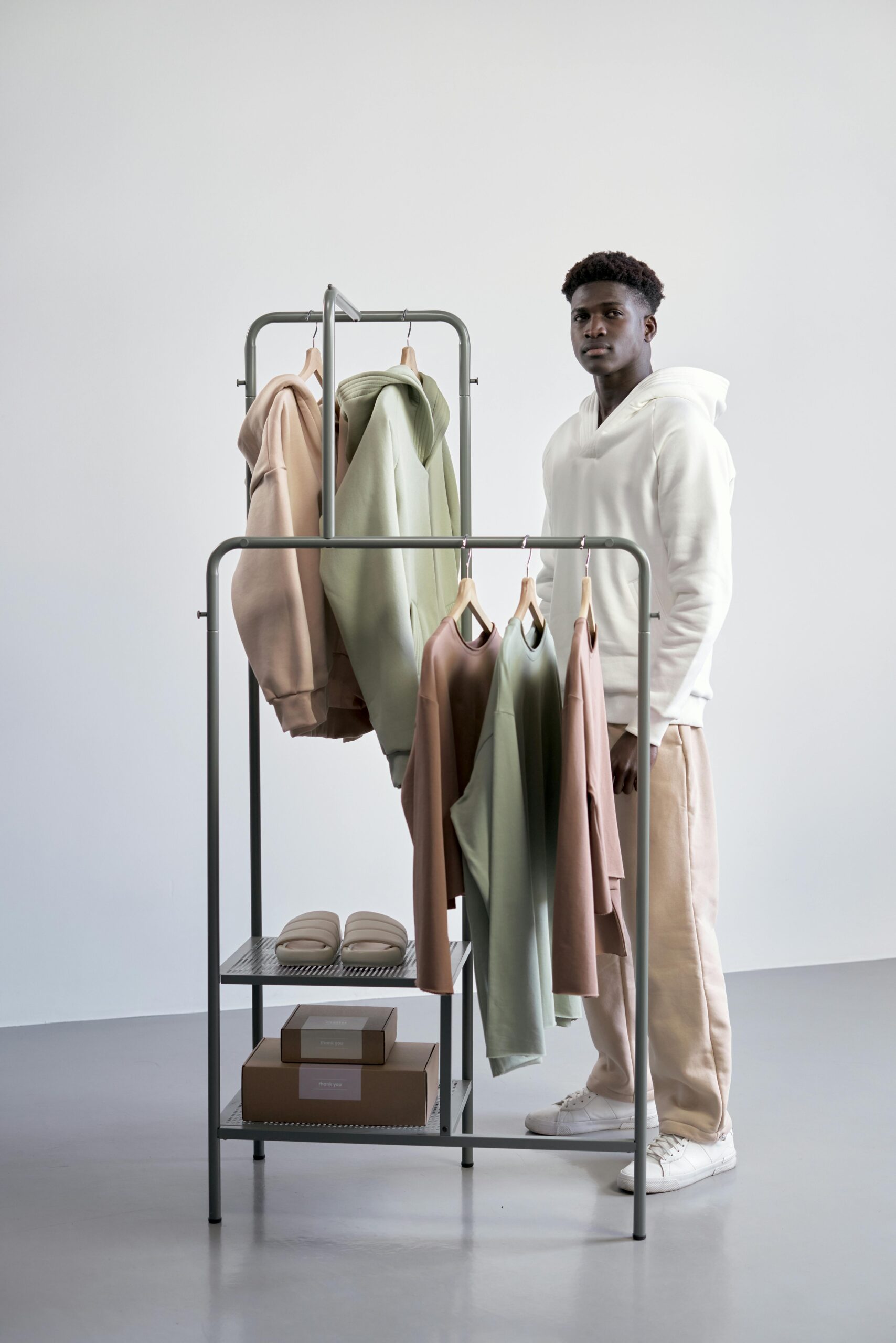 موضة الشباب 2026: ستايل جريء وكاجوال مختلف تمامًا